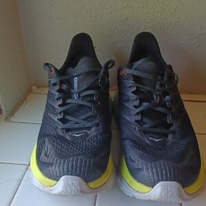 On Running Black and Yellow Athletic Shoes with Cushioned Midsole